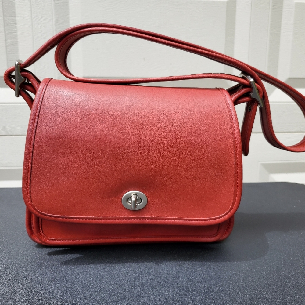 Red Vintage Coach Rambler 9061